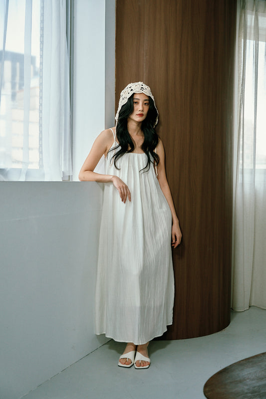 垂墜掛脖長洋裝(米白)