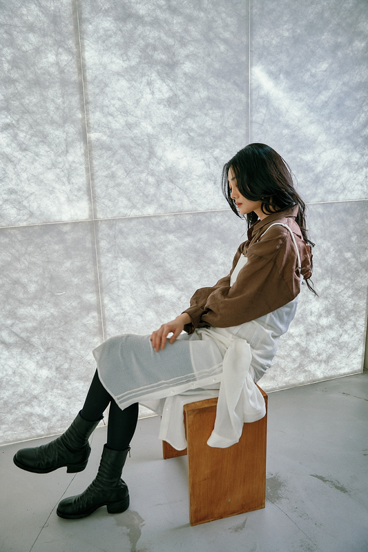 造型開釦短裙(白)