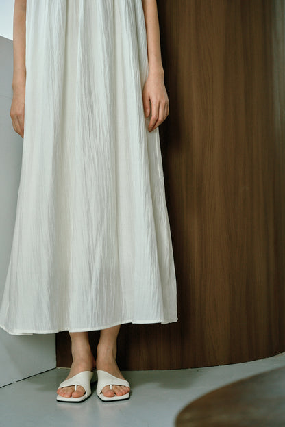 垂墜掛脖長洋裝(米白)