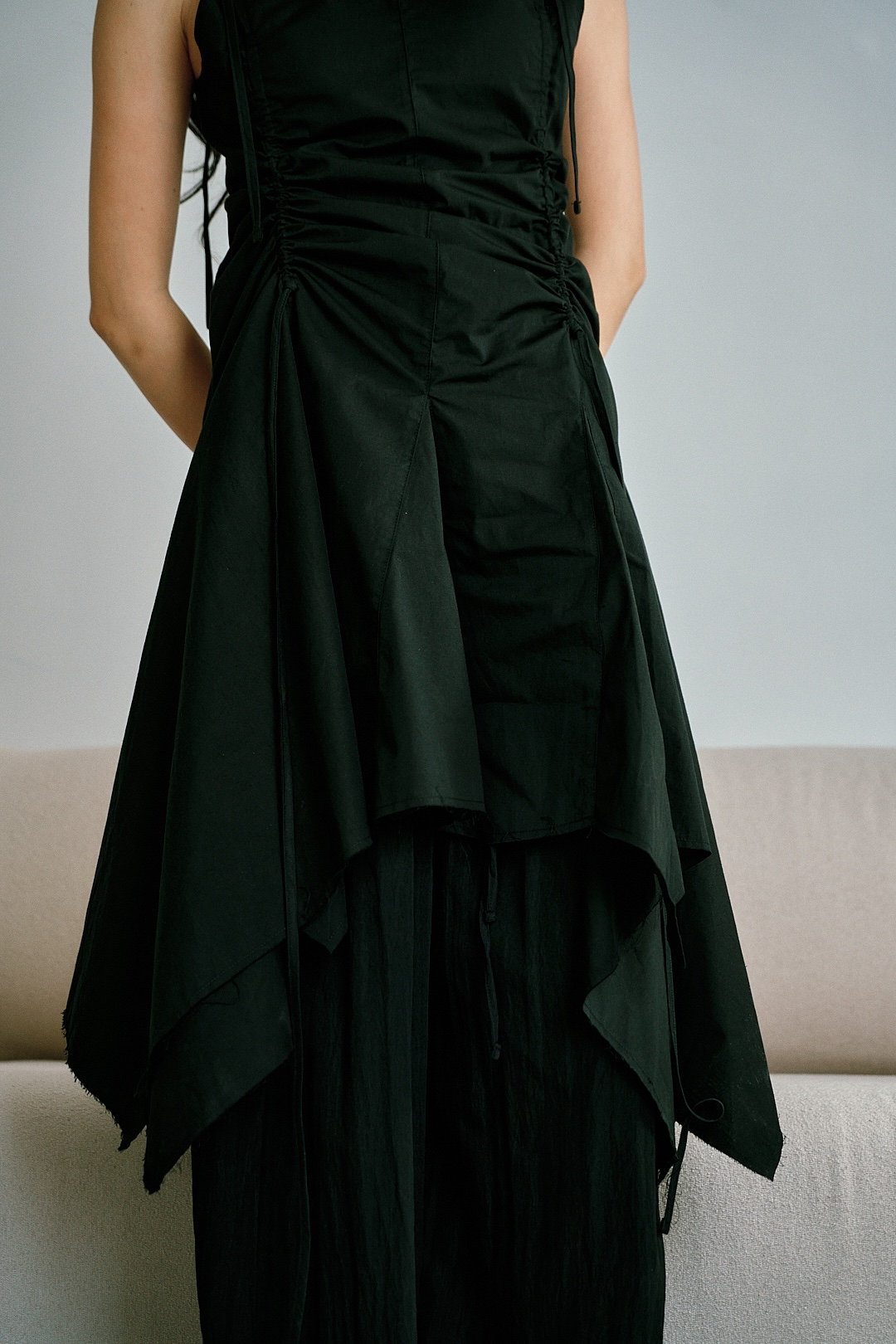 可抽縐不規則洋裝